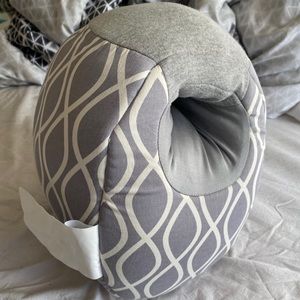 Itzy Ritzy breastfeeding arm pillow